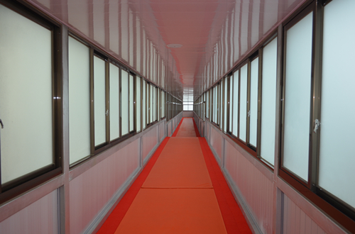 宝利特天桥内部